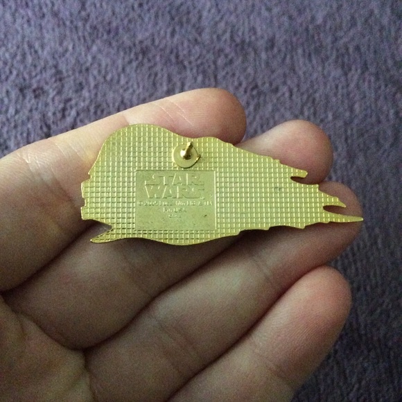 Darth Vader Revenge of the Sith Collectors Pin - Picture 5 of 9